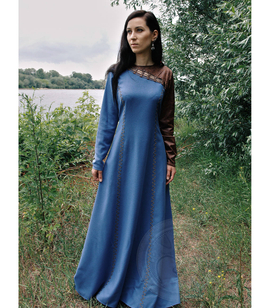 QUEEN LAGERTHA - fantasy Viking dress made of punto with faux leather sleeve